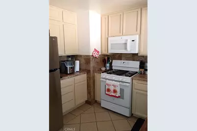 15472 Jasmine Street, Victorville, CA 92395 - Photo 11