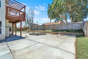 13047 San Carlos Ct, Victorville, CA 92392 - Photo 37