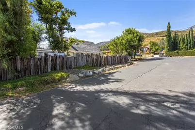 810 Hillyfield Lane, San Bernardino, CA 92407 - Photo 9