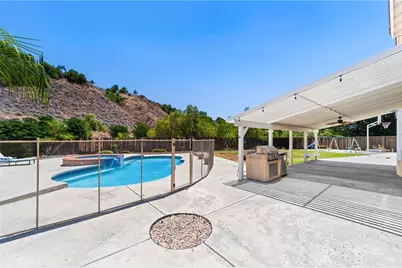 28348 Saddlebrook, Highland, CA 92346 - Photo 35
