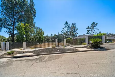 1400 E Palm Street, Altadena, CA 91001 - Photo 13