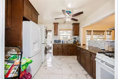 4019 S Van Ness Avenue, Los Angeles, CA 90062 - Photo 11