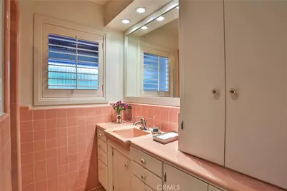 666 W 9th Street, Claremont, CA 91711 - Photo 35