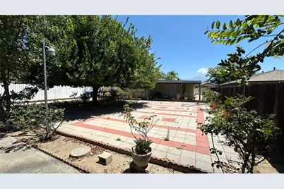 1424 Lynwood Way, Highland, CA 92346 - Photo 25