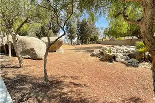 471 W San Jacinto Ave, Perris, CA 92570 - Photo 25