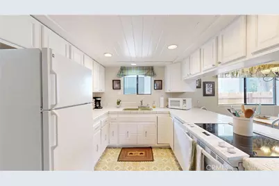 301 E Angeles, Big Bear City, CA 92314 - Photo 17