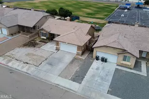 14352 Jeremiah St, Adelanto, CA 92301 - Photo 25