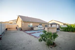 16066 Pawnee Pl, Victorville, CA 92394 - Photo 5