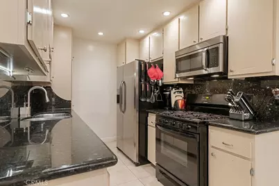 555 D, Upland, CA 91786 - Photo 3