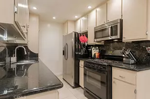 555 D, Upland, CA 91786 - Photo 3