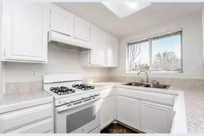 1126 W Calle De La Luna # 4, Azusa, CA 91702 - Photo 5