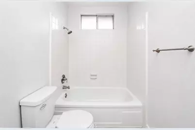 1126 W Calle De La Luna # 4, Azusa, CA 91702 - Photo 13