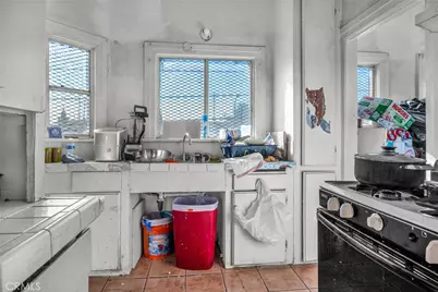9019 S San Pedro, Los Angeles, CA 90003 - Photo 29