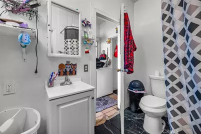 9019 S San Pedro, Los Angeles, CA 90003 - Photo 23