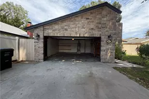 23521 Via Chantilly, Valencia, CA 91355 - Photo 57