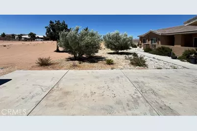 21832 Thunderbird, Apple Valley, CA 92307 - Photo 3