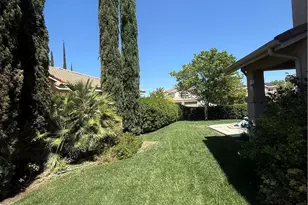42482 Circulo Cavinara, Murrieta, CA 92562 - Photo 3