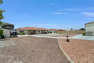 13931 Falling Leaf Rd, Apple Valley, CA 92307 - Photo 35