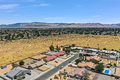 13931 Falling Leaf Road, Apple Valley, CA 92307 - Photo 47