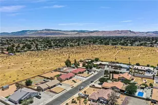 13931 Falling Leaf Rd, Apple Valley, CA 92307 - Photo 47