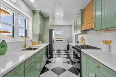 5709 Alviso, Los Angeles, CA 90043 - Photo 15