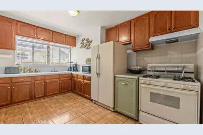 1146 W 74th Street, Los Angeles, CA 90044 - Photo 11