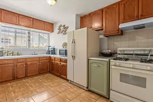 1146 W 74th St, Los Angeles, CA 90044 - Photo 11