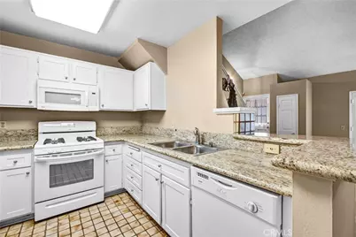 960 W Arrow #E, Upland, CA 91786 - Photo 9