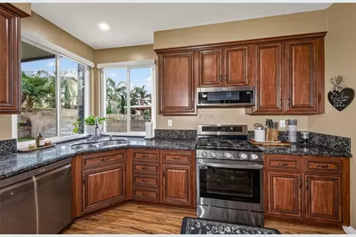 5561 Hunt Club Drive, Fontana, CA 92336 - Photo 11