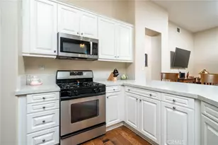 704 W 1st St, Claremont, CA 91711 - Photo 19