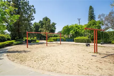 704 W 1st Street, Claremont, CA 91711 - Photo 35