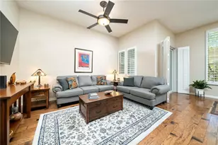 704 W 1st St, Claremont, CA 91711 - Photo 7