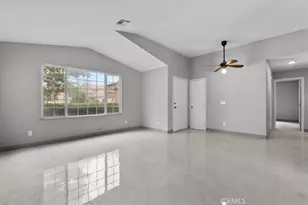 17573 Hudson Dr, Victorville, CA 92395 - Photo 9
