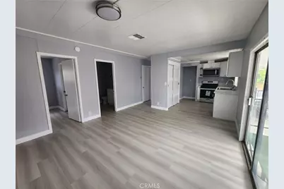995 Pomona Rd#3, Corona, CA 92882 - Photo 5