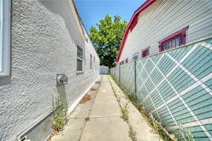 1423 W 65th, Los Angeles, CA 90047 - Photo 27