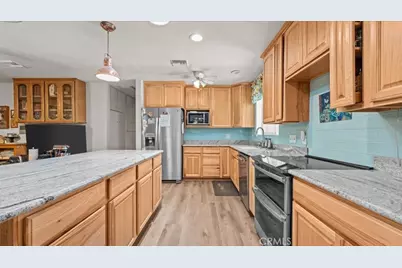9948 Oasis, Pinon Hills, CA 92372 - Photo 7