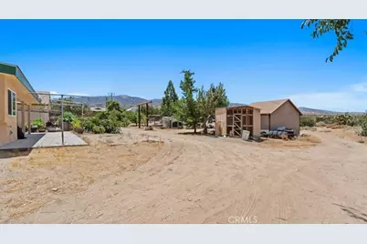 9948 Oasis, Pinon Hills, CA 92372 - Photo 19