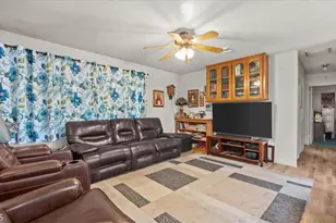 9948 Oasis, Pinon Hills, CA 92372 - Photo 3