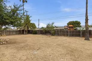 27176 Hibiscus, Highland, CA 92346 - Photo 31