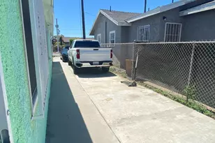 235 W 91st St, Los Angeles, CA 90003 - Photo 25