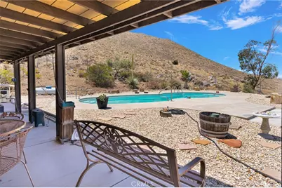 8988 Buena Vista, Apple Valley, CA 92308 - Photo 45