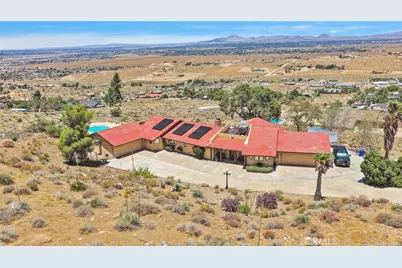 8988 Buena Vista, Apple Valley, CA 92308 - Photo 57