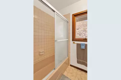 8988 Buena Vista, Apple Valley, CA 92308 - Photo 21