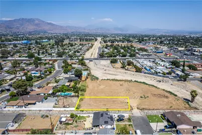 25604 Walker, San Bernardino, CA 92346 - Photo 3