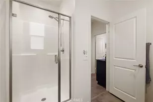 18144 Meridian Ln, Saugus, CA 91350 - Photo 13
