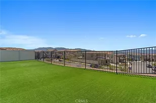 18144 Meridian Ln, Saugus, CA 91350 - Photo 43