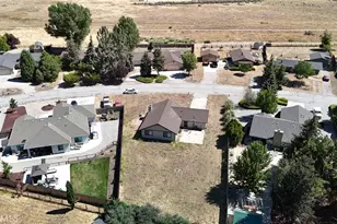 30001 Caddy Ln, Tehachapi, CA 93561 - Photo 25
