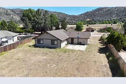 30001 Caddy Ln, Tehachapi, CA 93561 - Photo 1