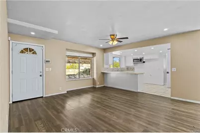 8405 Buckthorn Ave, Hesperia, CA 92345 - Photo 5