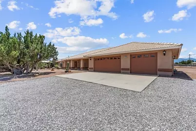 6977 Kourie Way, Oak Hills, CA 92344 - Photo 3